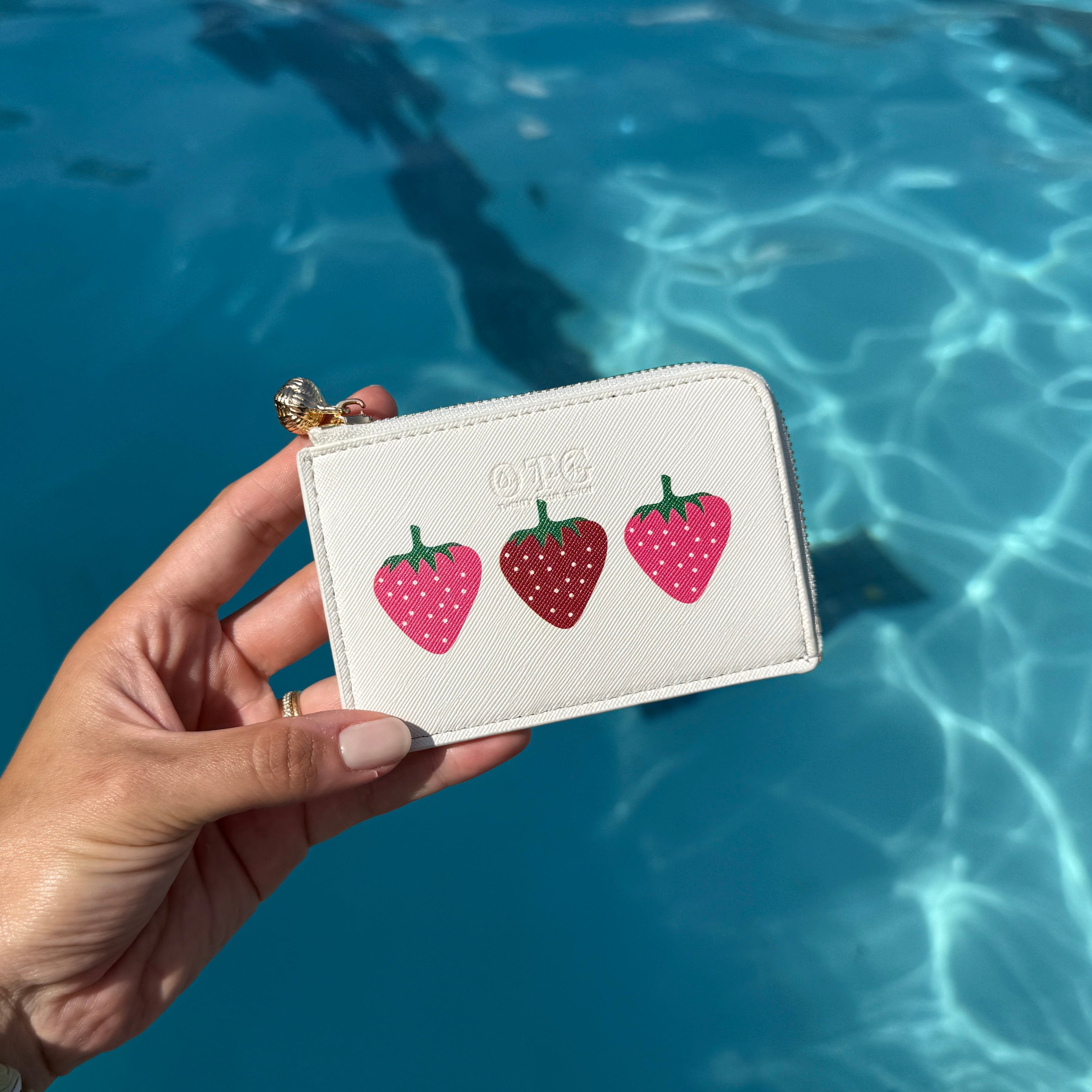 Card Case Strawberry White
