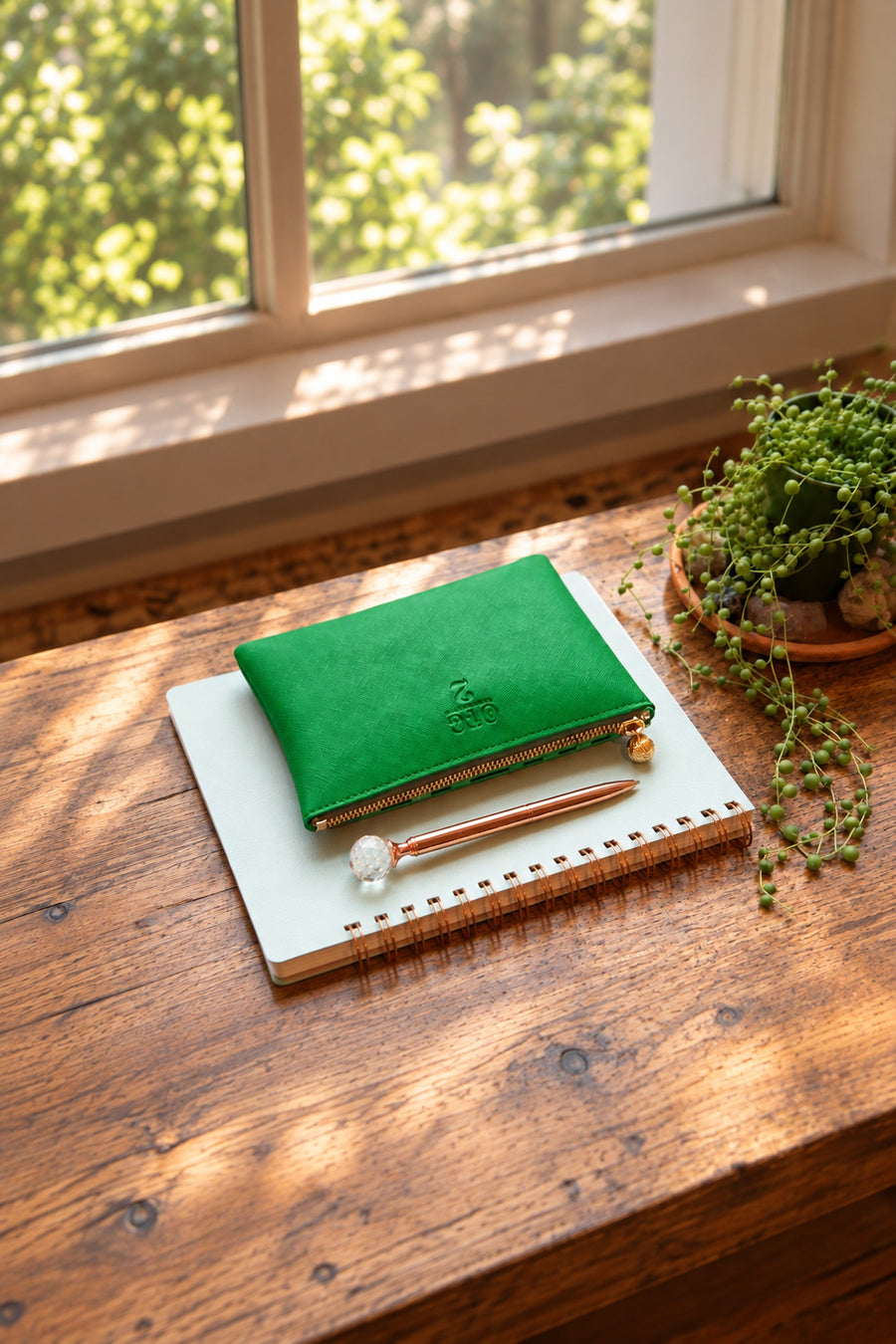 #2 Green Pouch, lifestyle photo 1