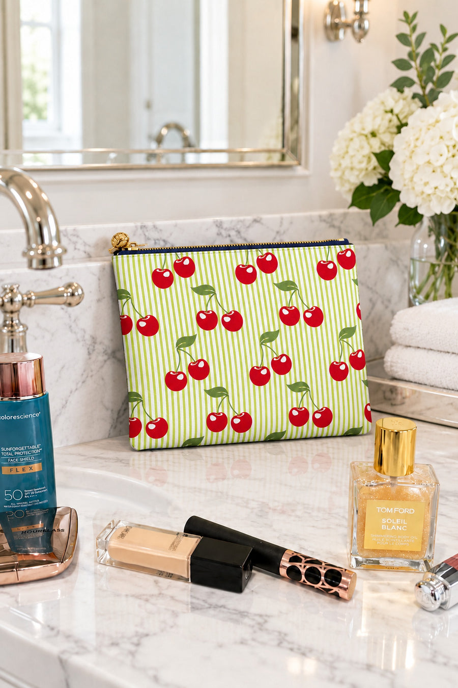 #4 Alyssa Cherries Green, lifestyle photo 2