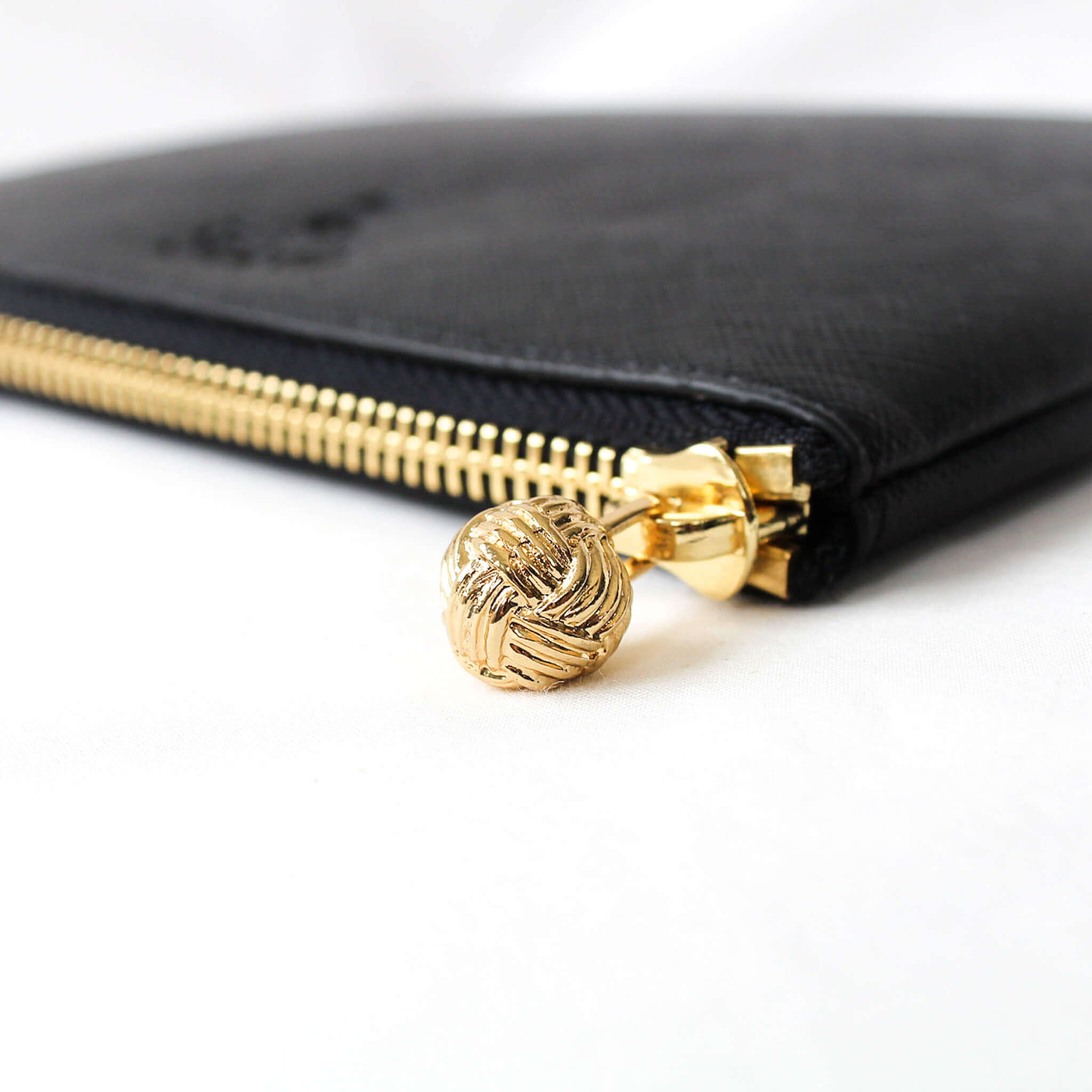 #6 Holly Skull Golf Black Crossbody